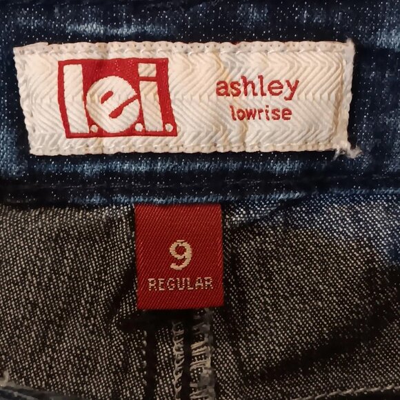 L.E.I. Ashley Low Rise Junior Size 9 Lace Fringe Shorts & Shein Medium Crop Top - Picture 7 of 16